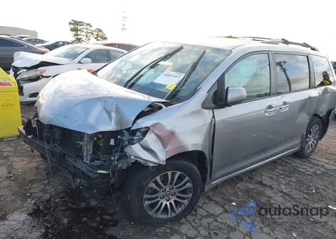 2018 Toyota Sienna Xle 8 Passenger z USA, uszkodzony, nr VIN 5TDYZ3DC7JS959182